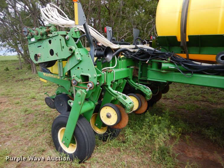image for item DE1273 John Deere 1770NT Max Emerge XP no-till planter