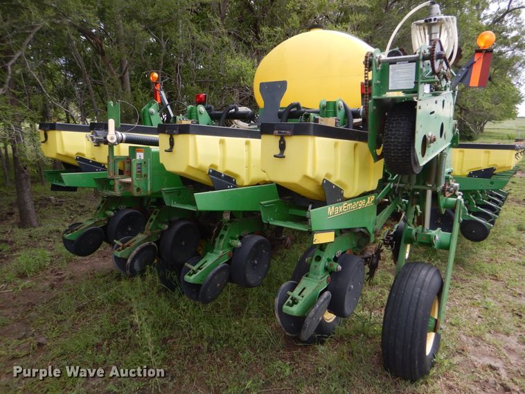 image for item DE1273 John Deere 1770NT Max Emerge XP no-till planter