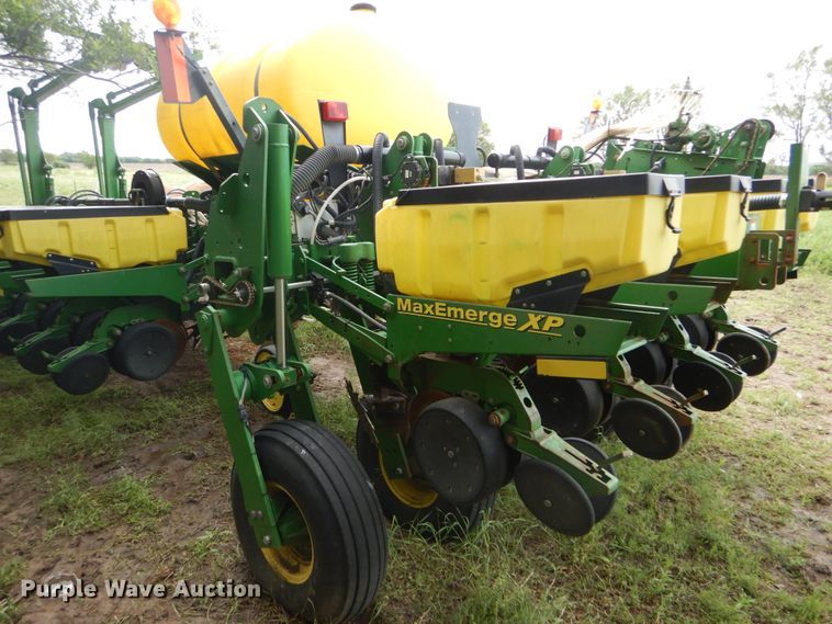 image for item DE1273 John Deere 1770NT Max Emerge XP no-till planter