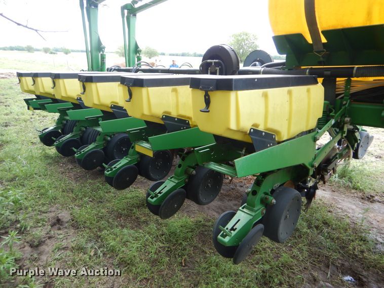 image for item DE1273 John Deere 1770NT Max Emerge XP no-till planter
