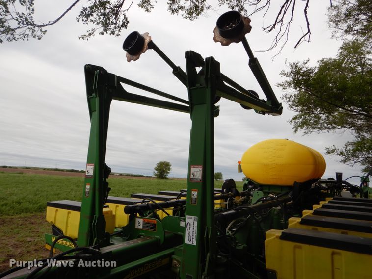 image for item DE1273 John Deere 1770NT Max Emerge XP no-till planter