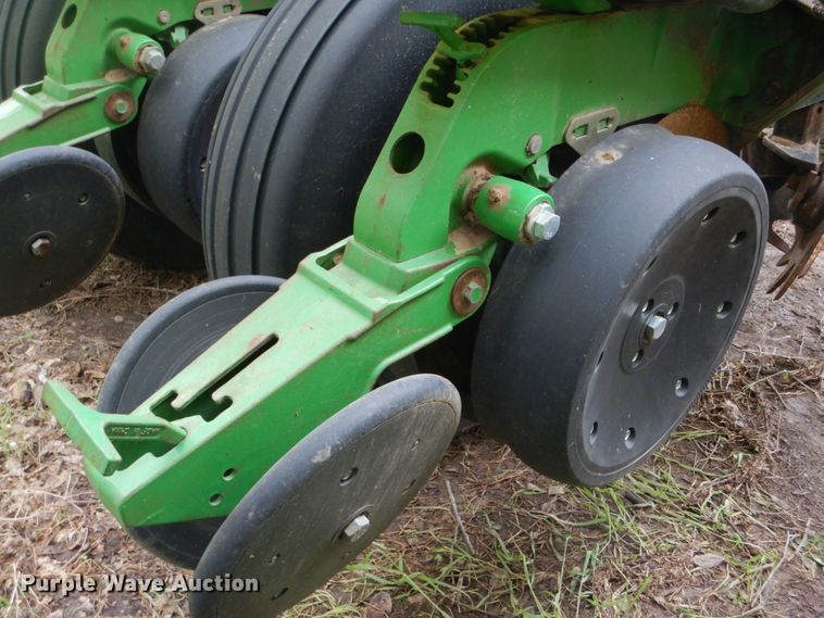 image for item DE1273 John Deere 1770NT Max Emerge XP no-till planter