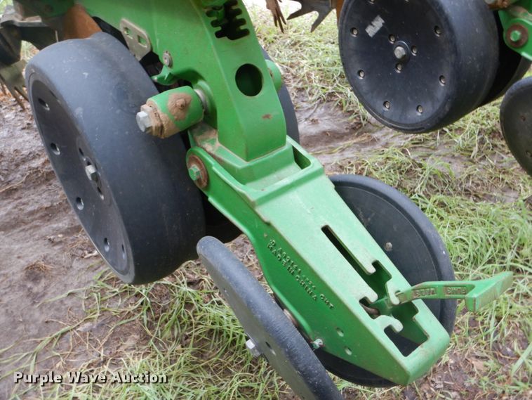 image for item DE1273 John Deere 1770NT Max Emerge XP no-till planter