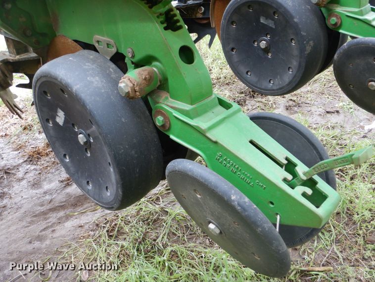 image for item DE1273 John Deere 1770NT Max Emerge XP no-till planter