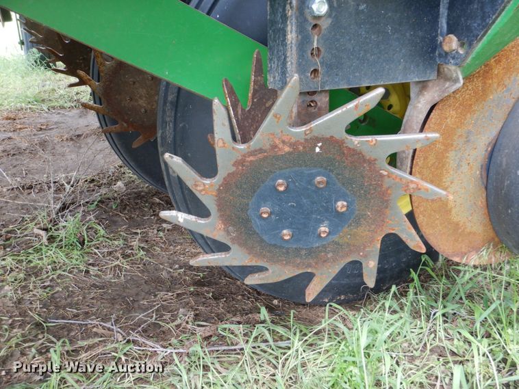 image for item DE1273 John Deere 1770NT Max Emerge XP no-till planter