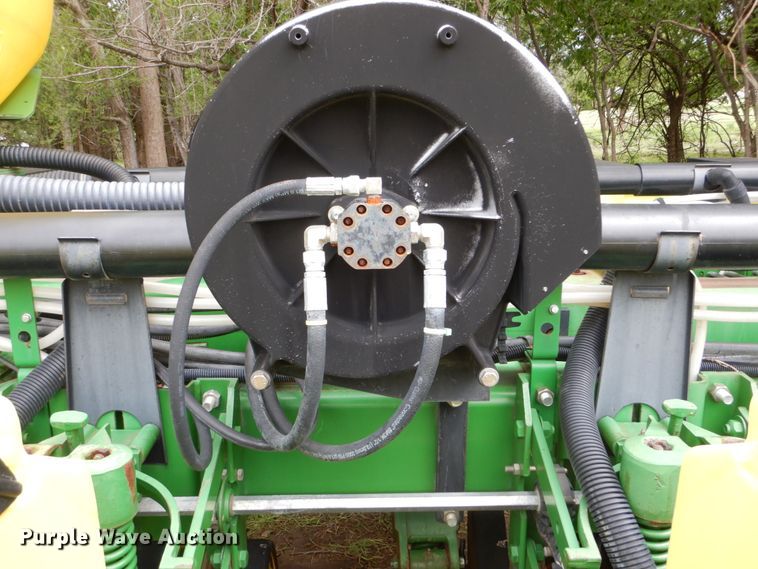image for item DE1273 John Deere 1770NT Max Emerge XP no-till planter