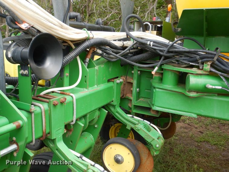 image for item DE1273 John Deere 1770NT Max Emerge XP no-till planter