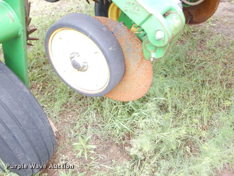 image for item DE1273 John Deere 1770NT Max Emerge XP no-till planter