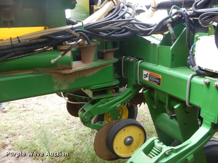 image for item DE1273 John Deere 1770NT Max Emerge XP no-till planter