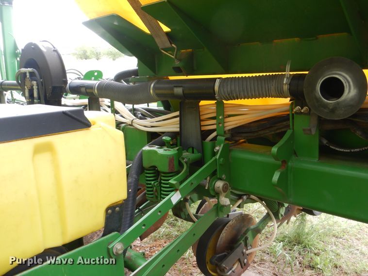 image for item DE1273 John Deere 1770NT Max Emerge XP no-till planter