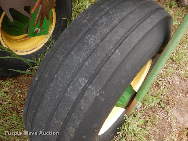 image for item DE1273 John Deere 1770NT Max Emerge XP no-till planter