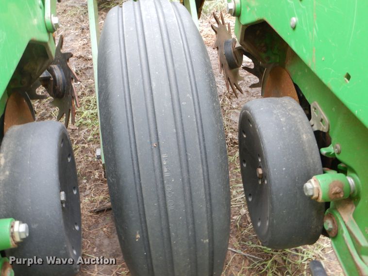 image for item DE1273 John Deere 1770NT Max Emerge XP no-till planter