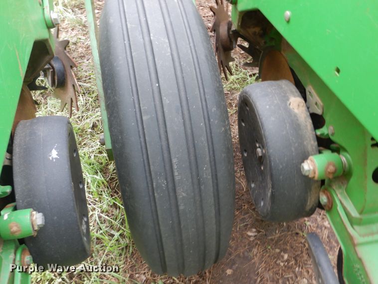 image for item DE1273 John Deere 1770NT Max Emerge XP no-till planter