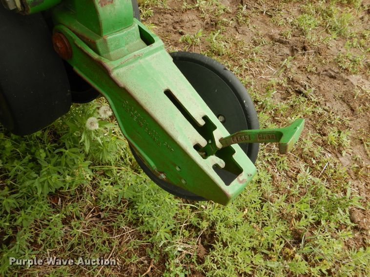 image for item DE1273 John Deere 1770NT Max Emerge XP no-till planter