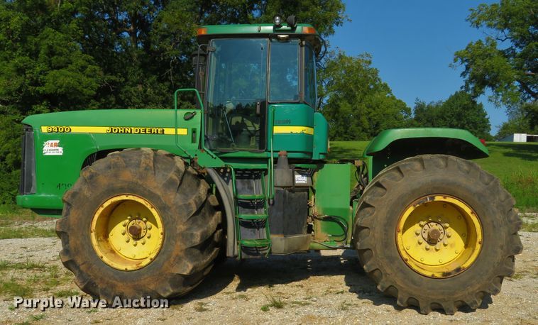 image for item DE8265 2000 John Deere 9400 4WD tractor