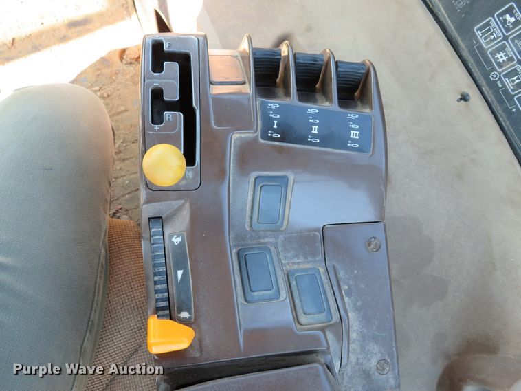 image for item DE8265 2000 John Deere 9400 4WD tractor