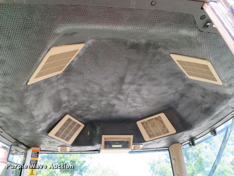 image for item DE8265 2000 John Deere 9400 4WD tractor