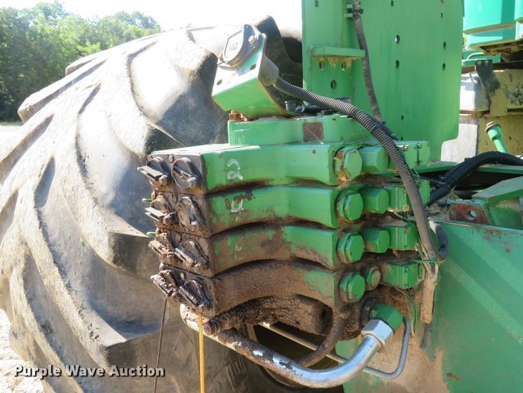 image for item DE8265 2000 John Deere 9400 4WD tractor