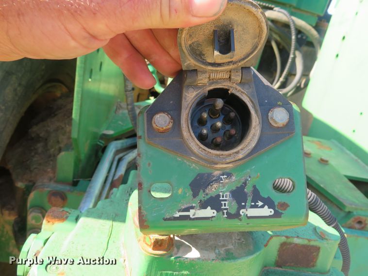 image for item DE8265 2000 John Deere 9400 4WD tractor