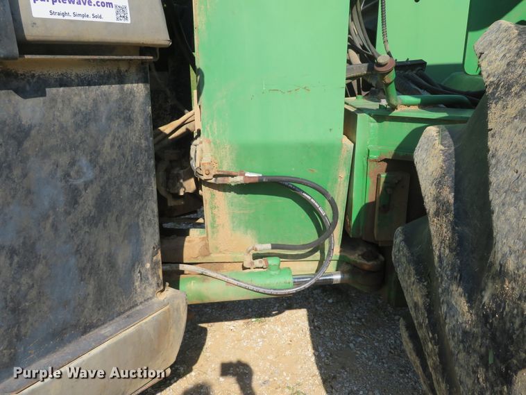 image for item DE8265 2000 John Deere 9400 4WD tractor