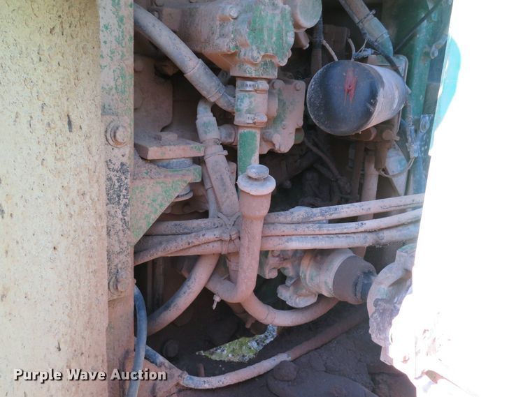 image for item DE8265 2000 John Deere 9400 4WD tractor