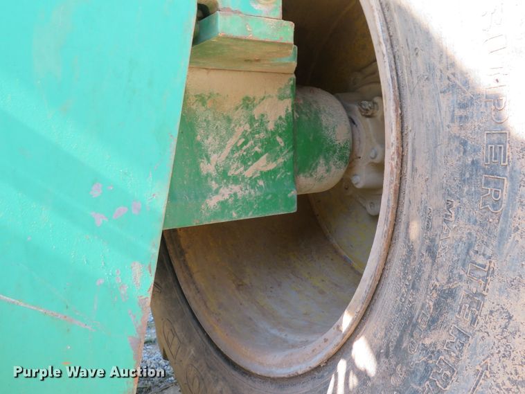 image for item DE8265 2000 John Deere 9400 4WD tractor