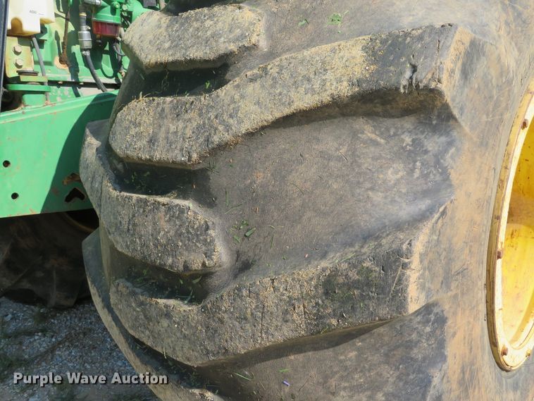 image for item DE8265 2000 John Deere 9400 4WD tractor