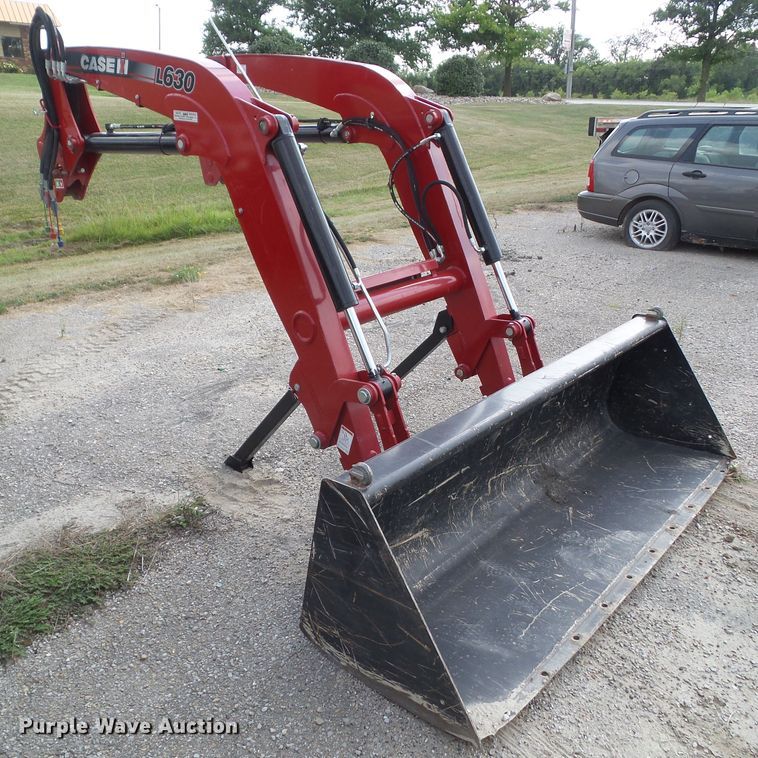 image for item DF0790 Case IH L630 loader