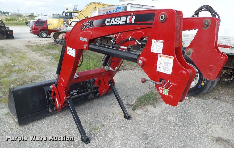 image for item DF0790 Case IH L630 loader