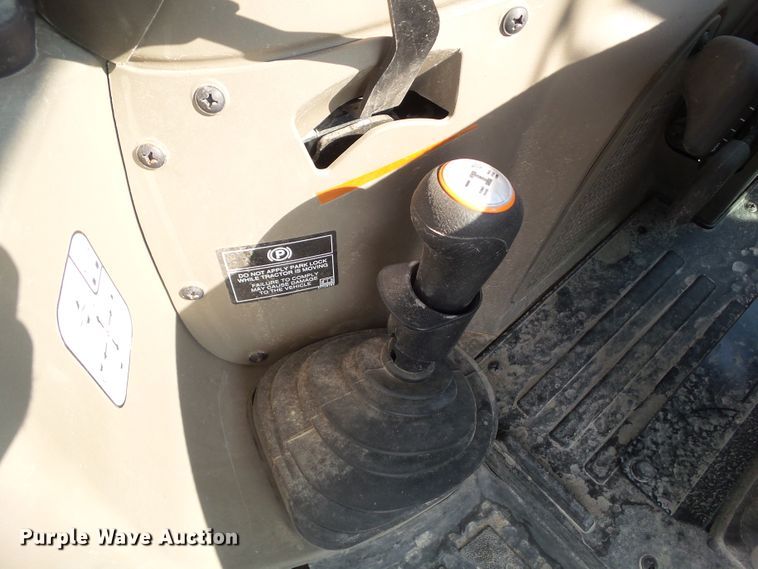 image for item DF0791 2015 Case IH Farmall 90C MFWD tractor