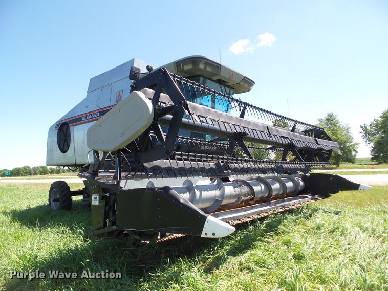 image for item DF0792 1994 Gleaner R52 combine