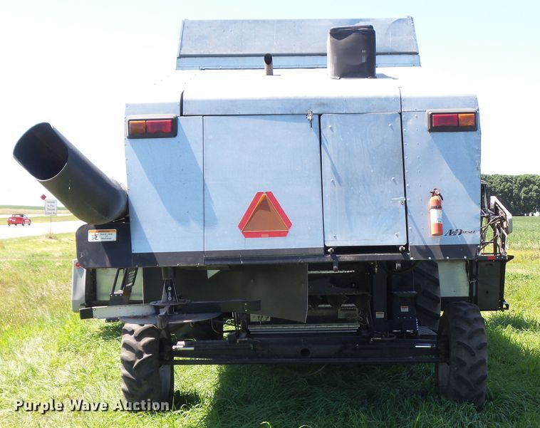 image for item DF0792 1994 Gleaner R52 combine