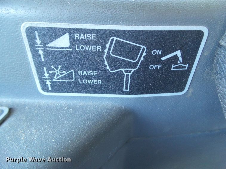 image for item DF0792 1994 Gleaner R52 combine