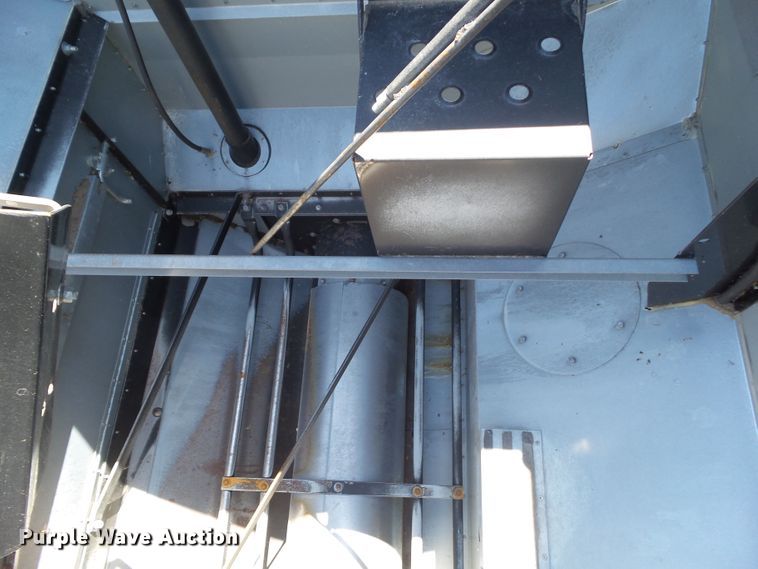 image for item DF0792 1994 Gleaner R52 combine