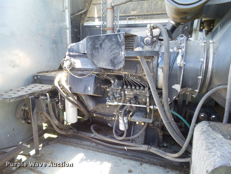 image for item DF0792 1994 Gleaner R52 combine