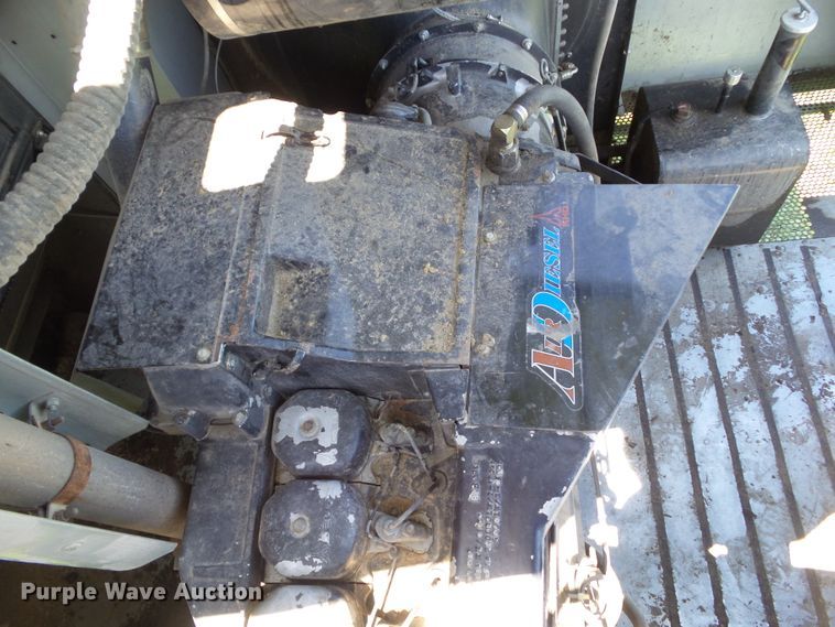 image for item DF0792 1994 Gleaner R52 combine