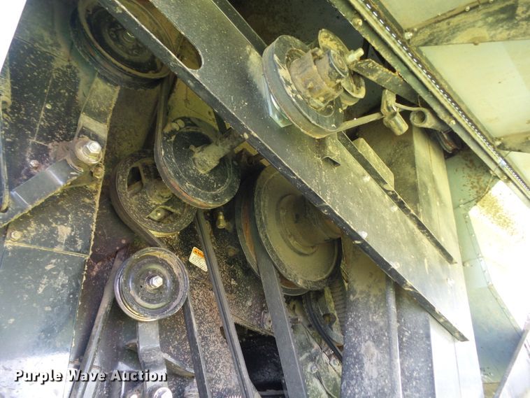 image for item DF0792 1994 Gleaner R52 combine