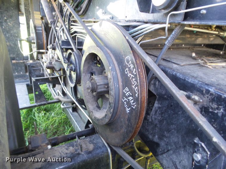 image for item DF0792 1994 Gleaner R52 combine