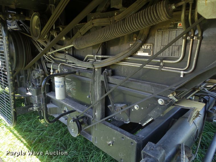 image for item DF0792 1994 Gleaner R52 combine