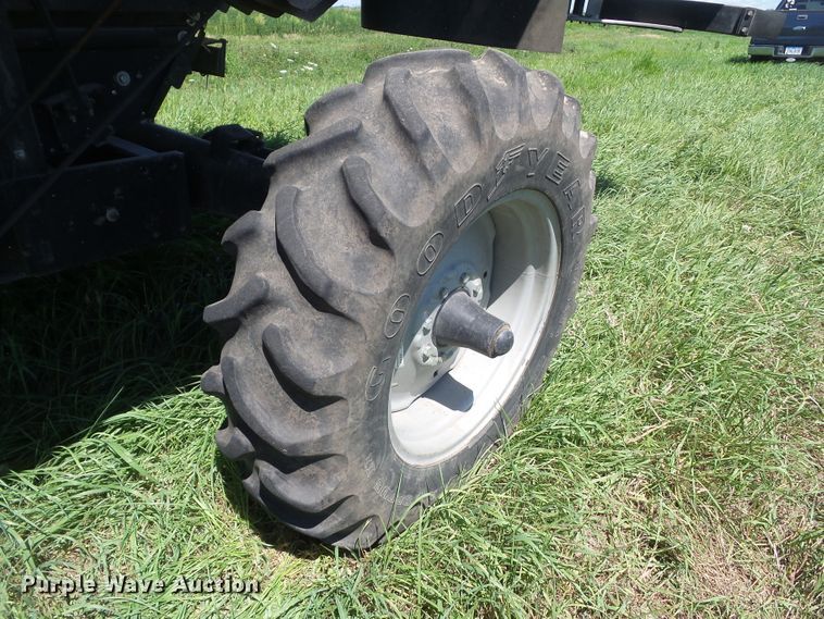 image for item DF0792 1994 Gleaner R52 combine