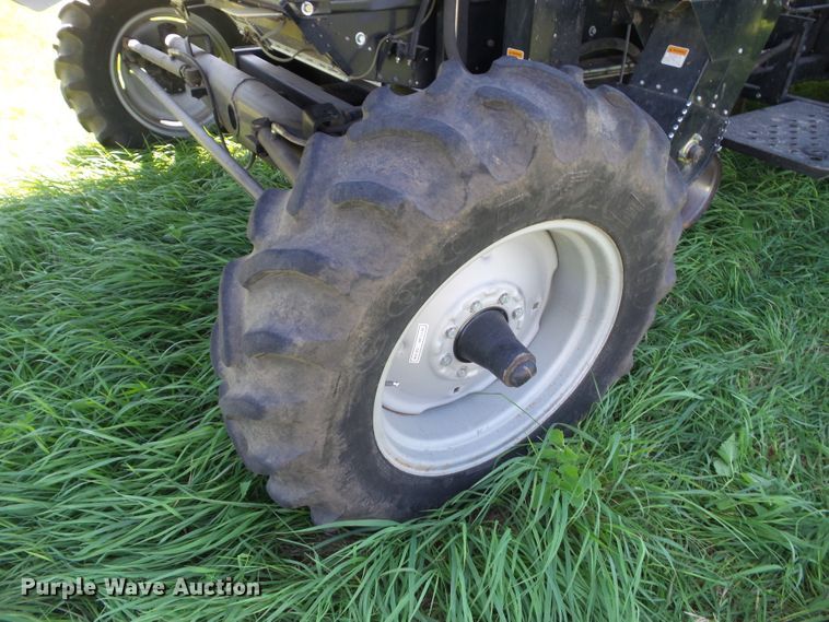 image for item DF0792 1994 Gleaner R52 combine