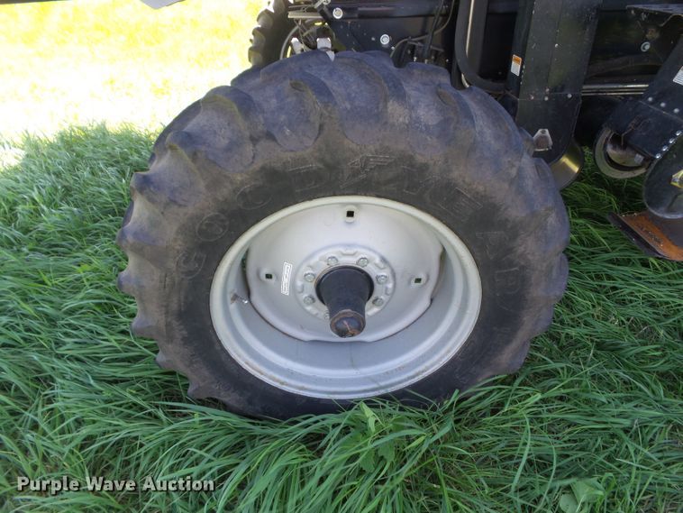image for item DF0792 1994 Gleaner R52 combine