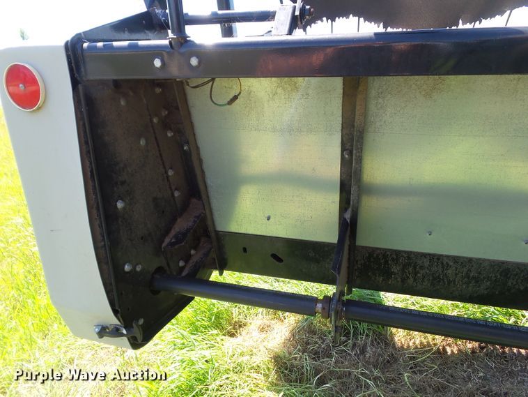 image for item DF0792 1994 Gleaner R52 combine