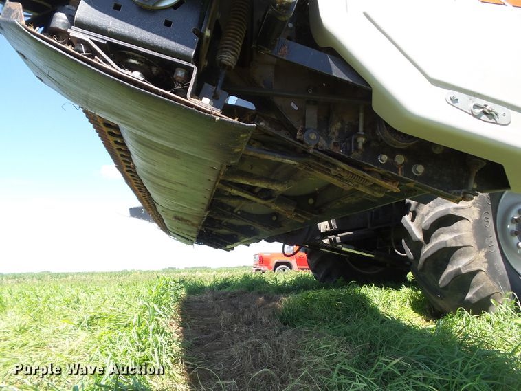 image for item DF0792 1994 Gleaner R52 combine
