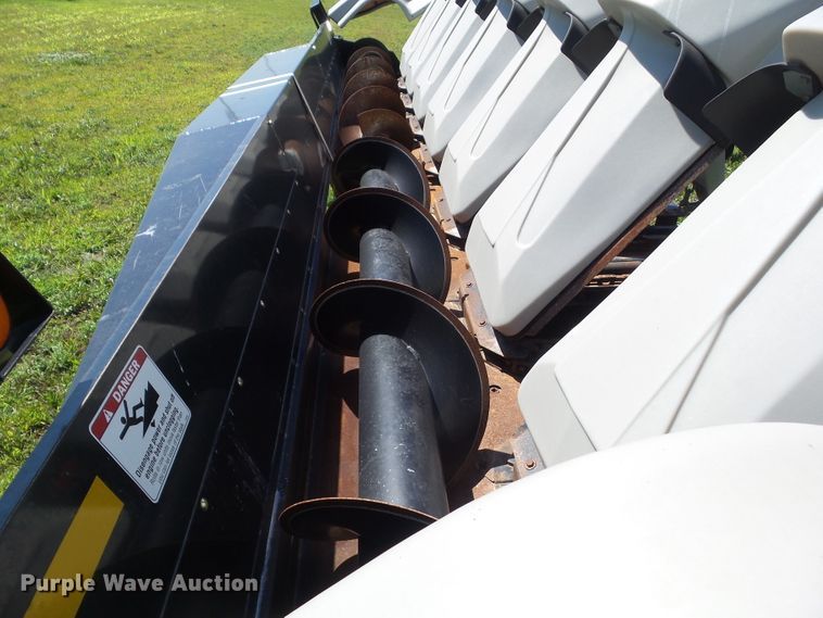 image for item DF0792 1994 Gleaner R52 combine