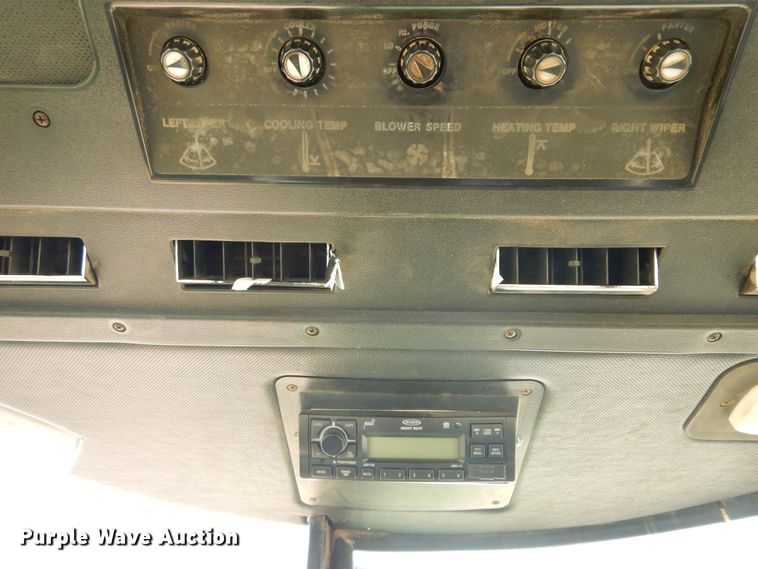 image for item DF6601 1981 John Deere 4840 tractor