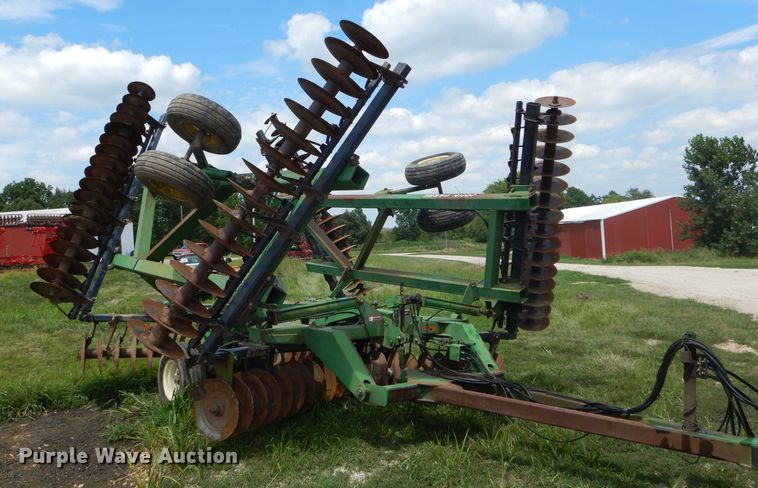 image for item DH6052 John Deere 630 double off-set disk