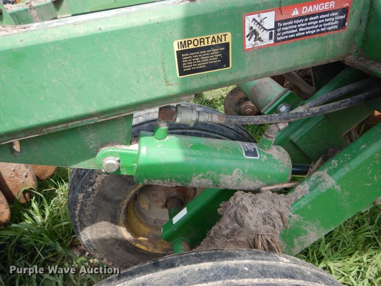 image for item DH6052 John Deere 630 double off-set disk