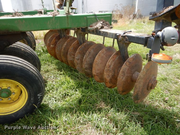 image for item DH6052 John Deere 630 double off-set disk