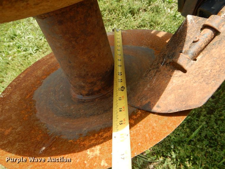 image for item DH6052 John Deere 630 double off-set disk